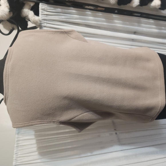 L.L.BEAN FLEECE VEST MEDIUM - Picture 3 of 9